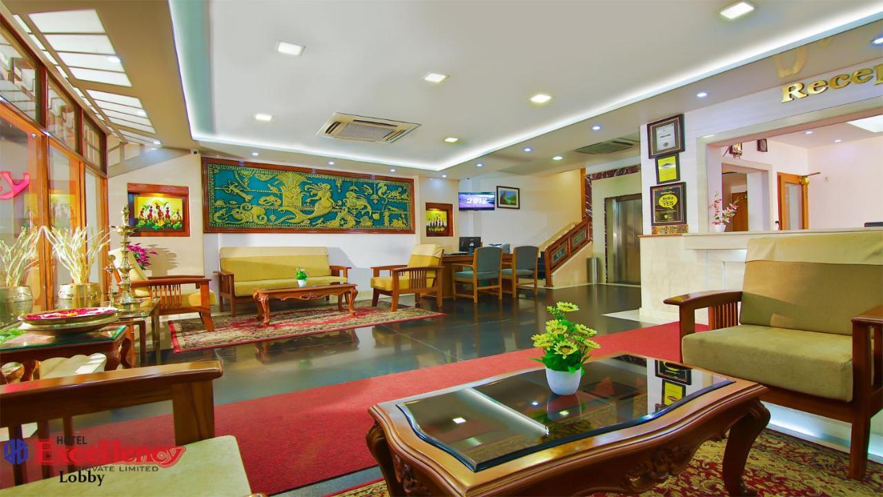 Hotel Excellency Kochi Extérieur photo
